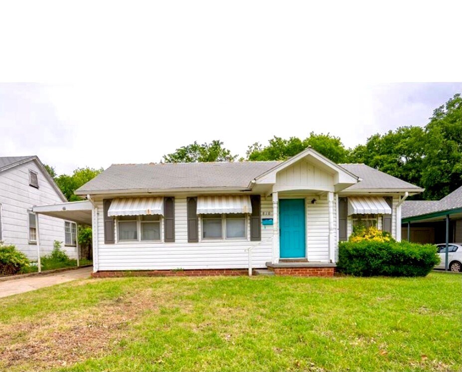 Foto principal - 810 Hoover Ave