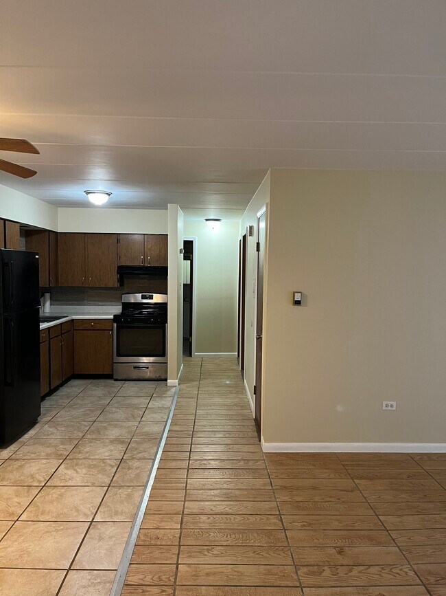 18361 Glen Oak Ave Unit 1 G, Lansing, IL 60438 Condo for Rent in