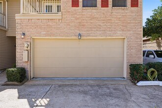 Building Photo - 7350 Kirby Dr