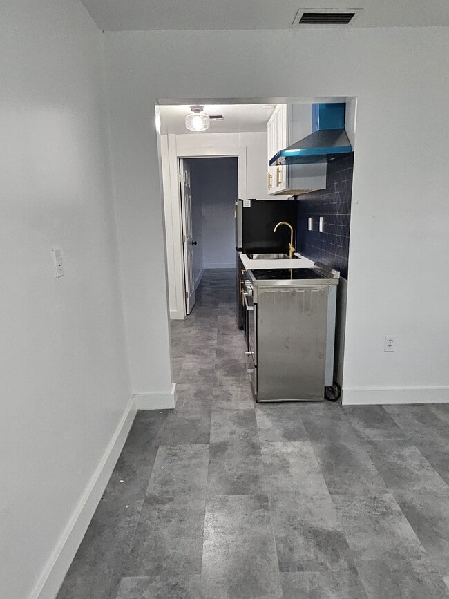 Photo - 3709 Efficiency Apartments