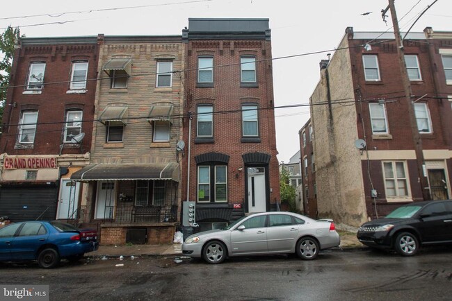 Foto del edificio - 2417 Cecil B. Moore Ave