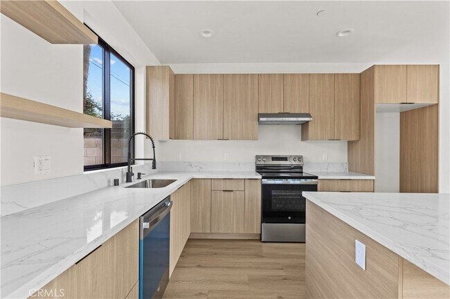 Foto del edificio - 11145 Hortense St