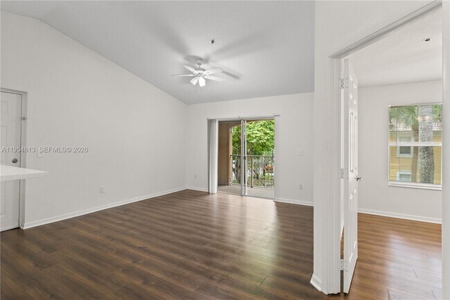 Foto del edificio - 5570 NW 61st St