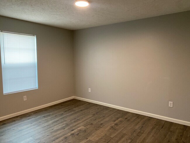 Foto del edificio - 4 Susan Cv