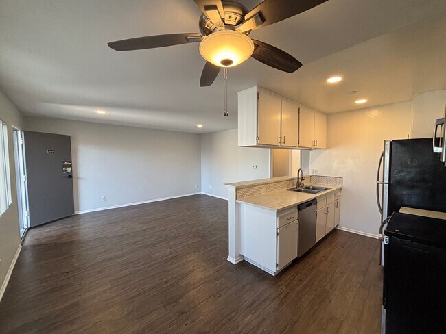 Interior Photo - 951 S. Oxford