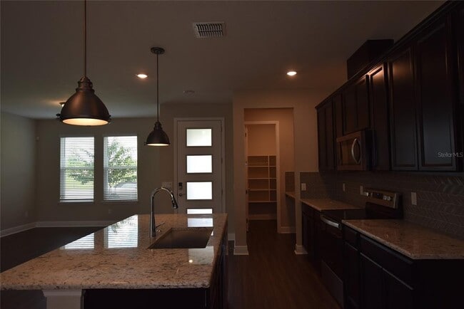 Foto del edificio - 7067 Carrickbend Ln