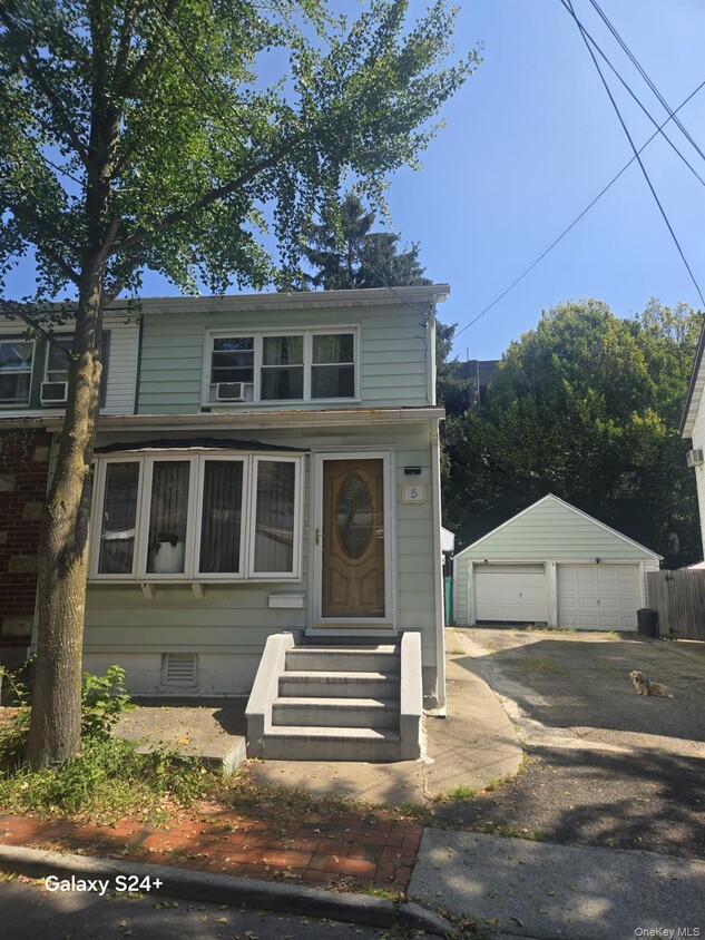 Primary Photo - 5 Pearce Pl