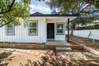 Building Photo - 5816-5818 Kester Ave