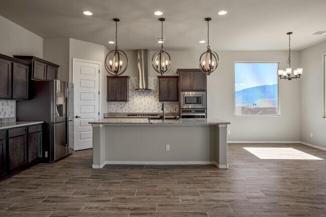 Building Photo - 7074 Crystal Dr NE