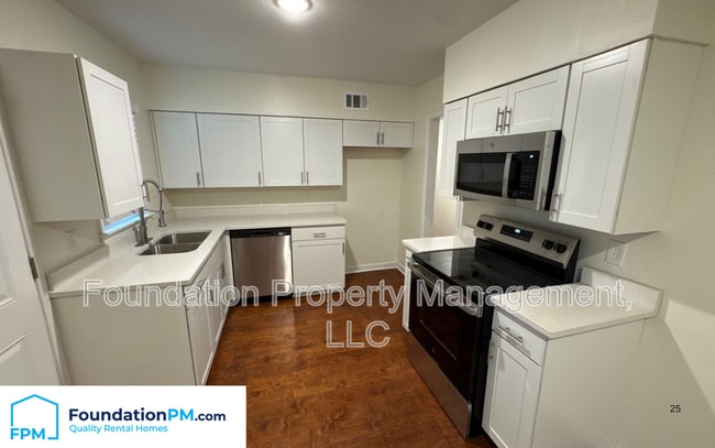 Building Photo - 1340 S White Station Rd