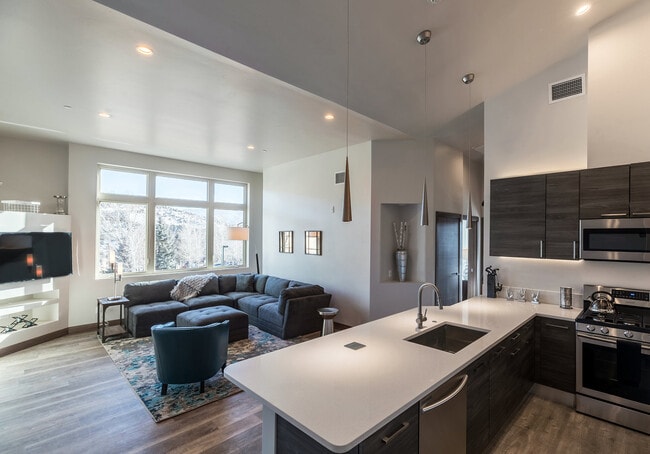 Building Photo - Chambers Lofts