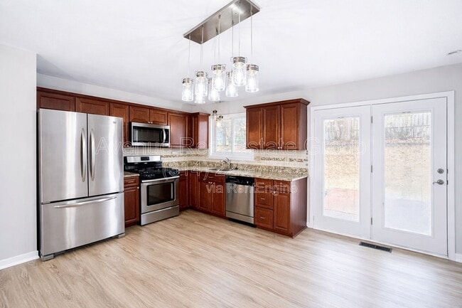 Building Photo - 1715 Dover Trace Dr