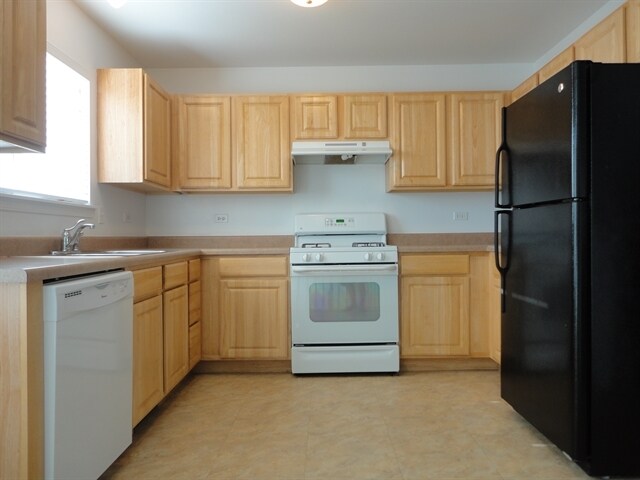 Building Photo - 4111 Sarah Dr