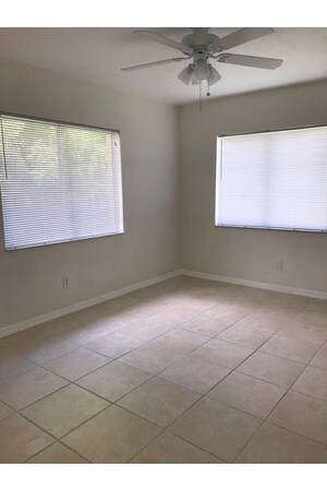Foto del edificio - 1169 Lake McGregor Dr