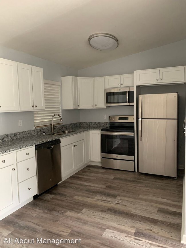 Foto del edificio - 2 br, 1.5 bath House - 2440 S. Elm