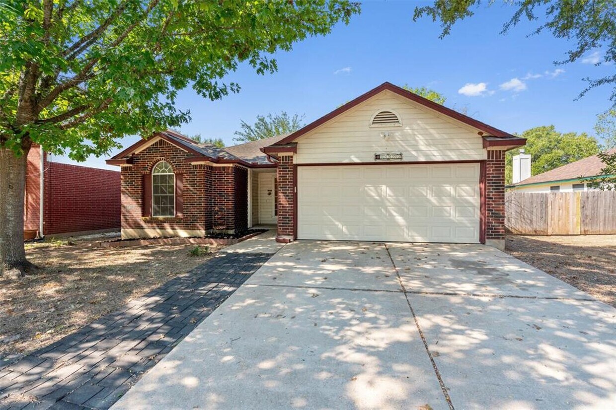 Foto principal - Wonderful 3-Bedroom Home in East Austin