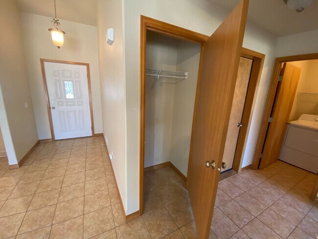 Foto del edificio - BONUS RENT SPECIAL! Nice 3 Bed, 2 Bath Home!