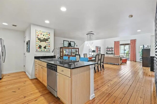 Foto del edificio - 2809 Crawford St