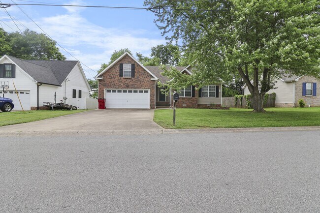 Building Photo - 3541 Sandpiper Dr