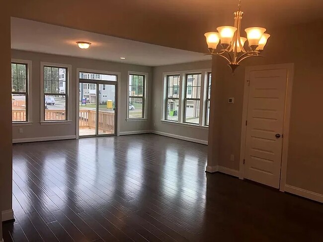 Building Photo - 913 Dalton Ridge Pl