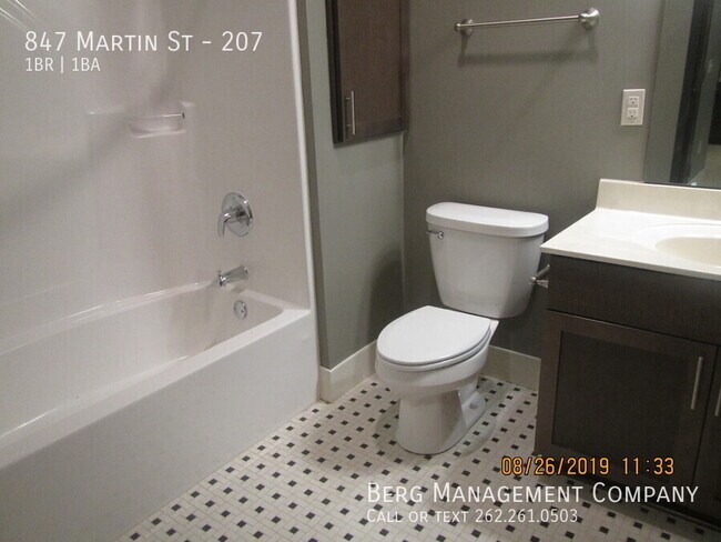 Foto del edificio - 847 Martin St