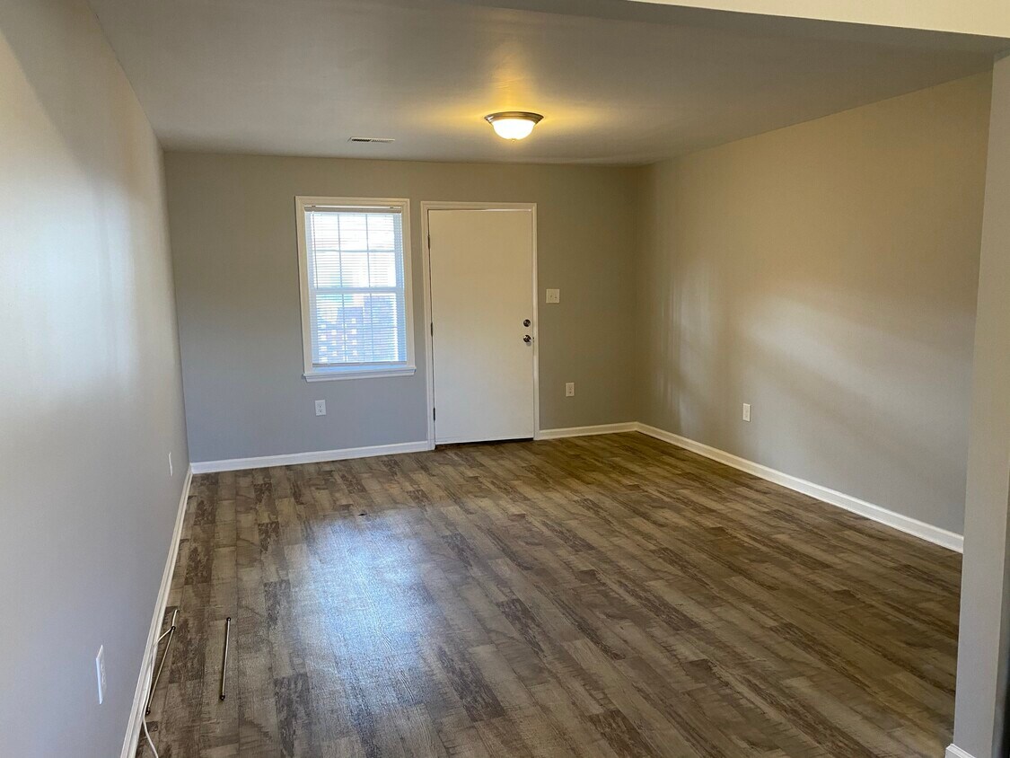 Foto principal - 3963 W Montague Ave