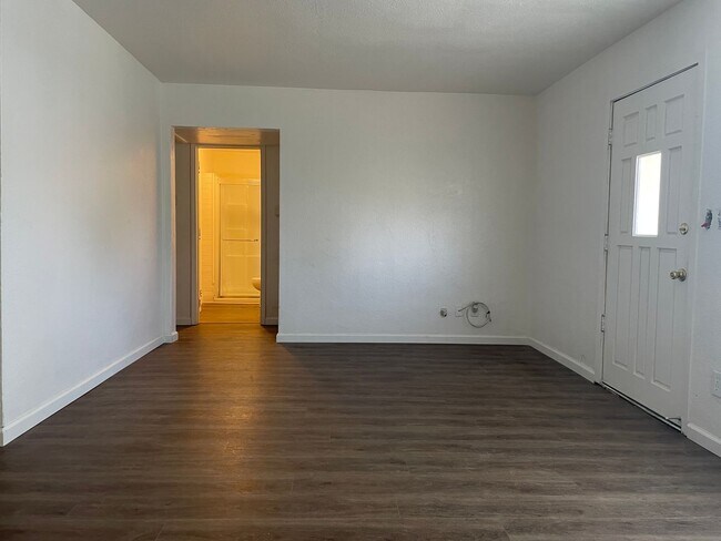 Foto del edificio - Cute and updated 3 bedroom 1 bathroom home...