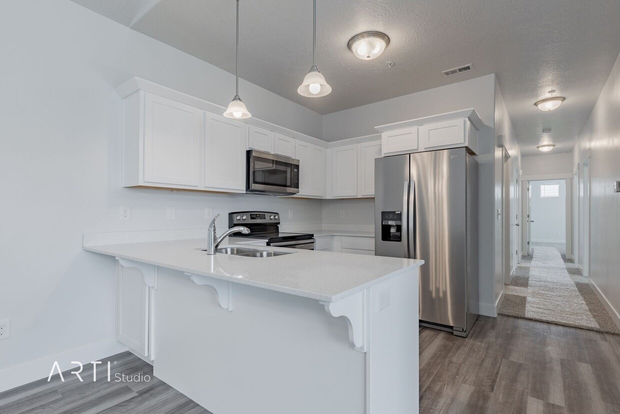 Primary Photo - **Move-In Ready Condo with Spectacular Mou...