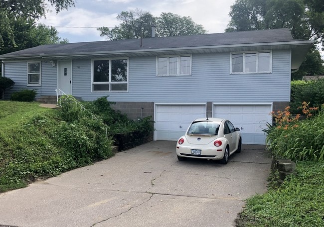 Building Photo - 701 31st St