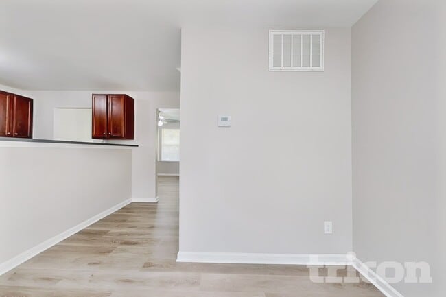 Building Photo - 12437 Stumptown Rd