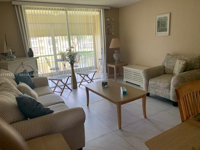 Foto del edificio - 6021 NW 61st Ave