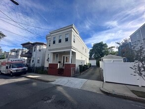 Building Photo - 137 Congress Ave