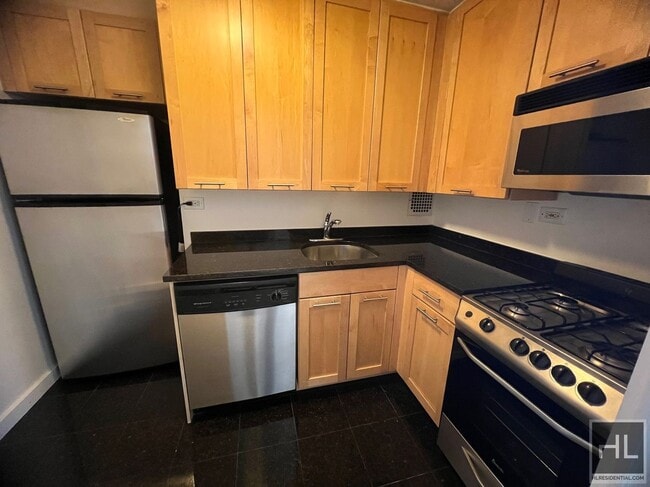 Building Photo - EAST 49 STREET