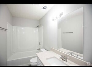 Building Photo - 715 Rose Ln