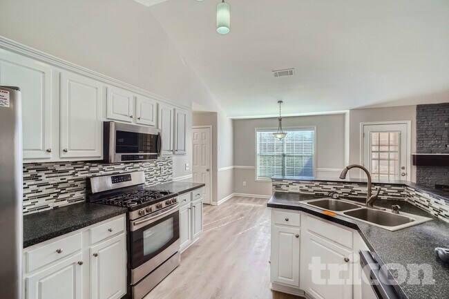 Foto del edificio - 891 Marta Crane Dr