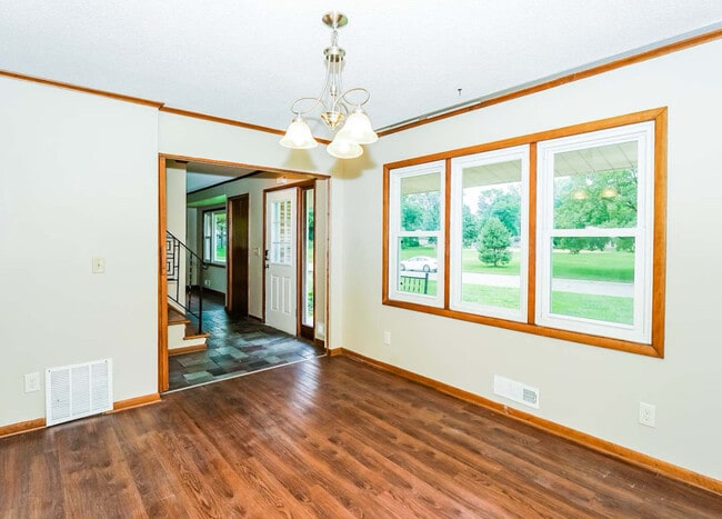 Building Photo - 2300 Zenith Ave N