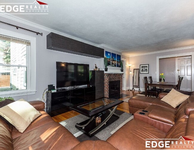 Building Photo - 33 Pershing Rd