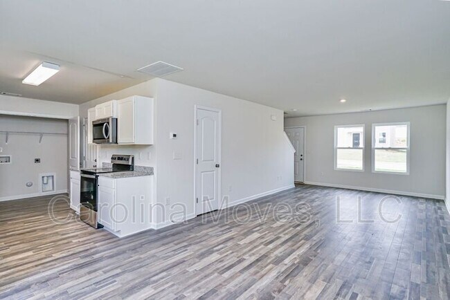 Building Photo - 319 Long Grove Ln