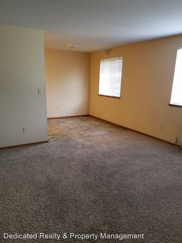 Building Photo - 1006 W Mead Ave