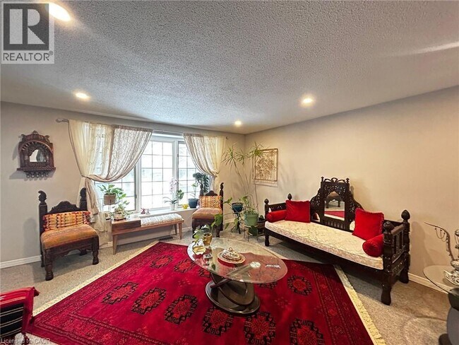 Building Photo - 62 Lewis Crescent