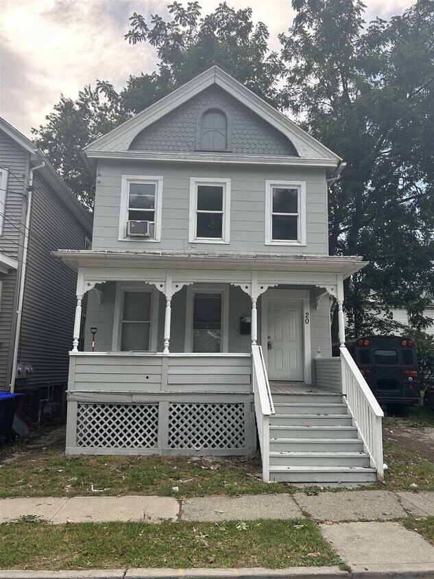 Primary Photo - 20 Grant St