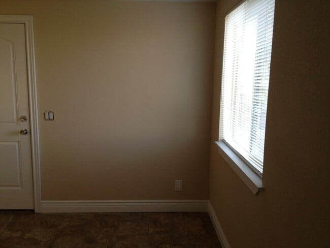 Building Photo - 3532 Valley Heights Dr