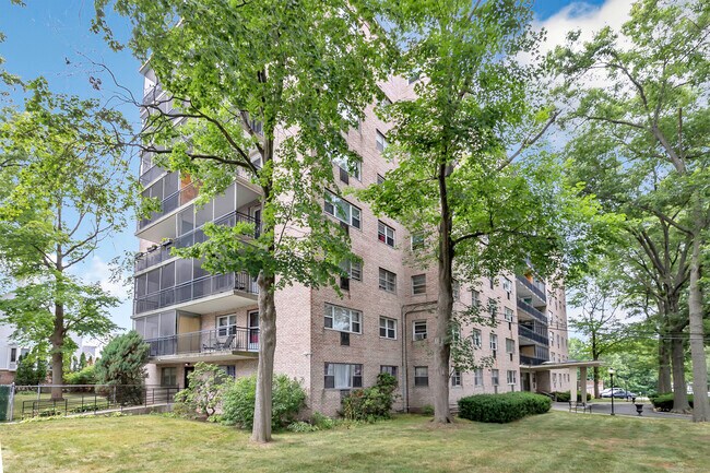 Building Photo - 25 Cartright St