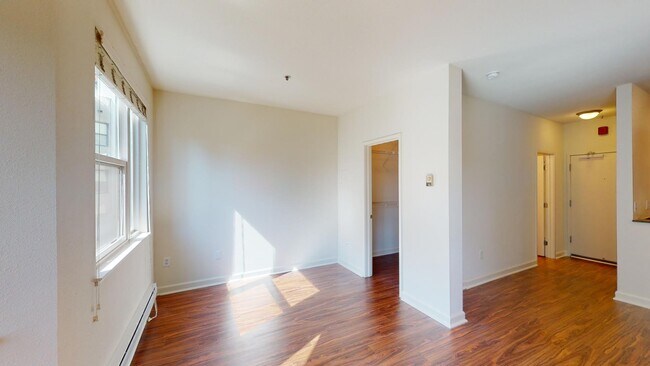 Interior Photo - 2000 Post