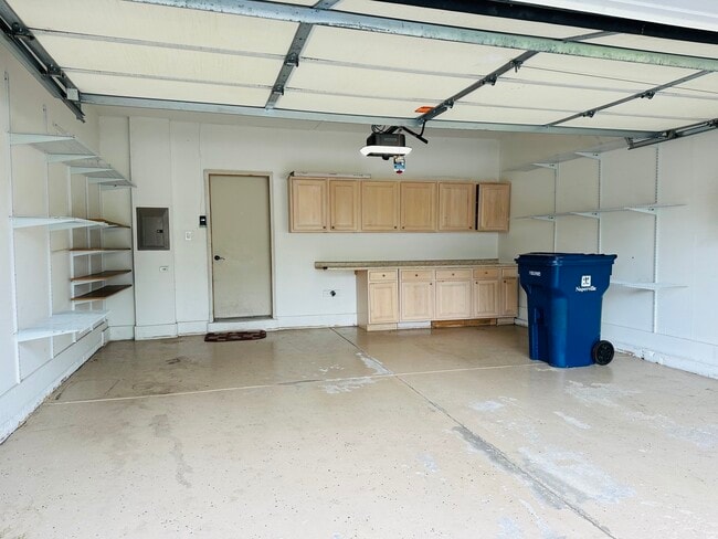 Building Photo - 620 Lakeridge Ct