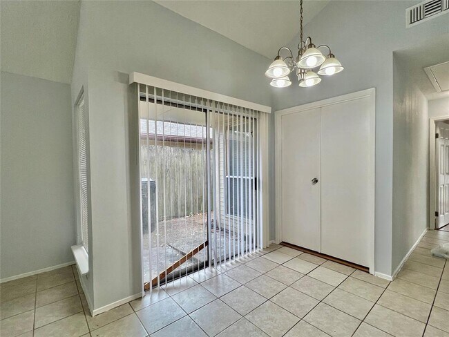 Building Photo - 5125 Beaver Hollow Dr
