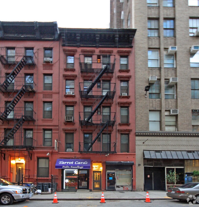 Foto principal - 334 W 37th St