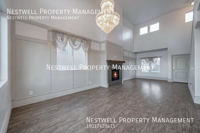 Building Photo - Amazing 5-bed Home with Pool in Saratoga S...