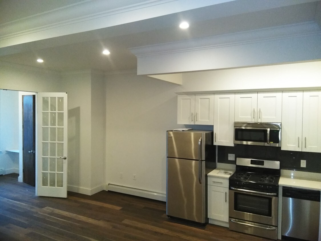 Foto principal - 792 Hart St