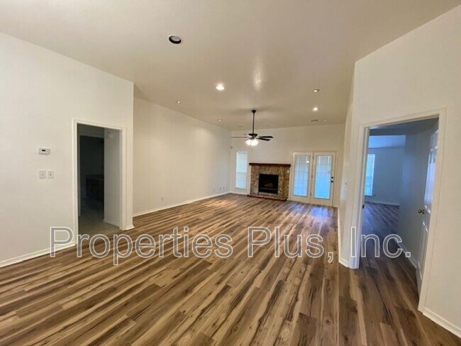 Foto del edificio - 600 E Helena St